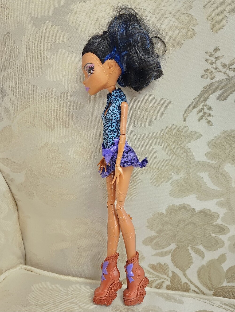 Monster High Dance Class Robecca Steam Doll - Picture 6 of 11